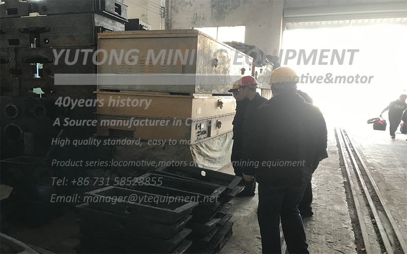 Clientes de la Universidad de Minería y Tecnología de China vinieron a la empresa para cooperar en el proyecto de locomotoras eléctricas no tripuladas(图1)
