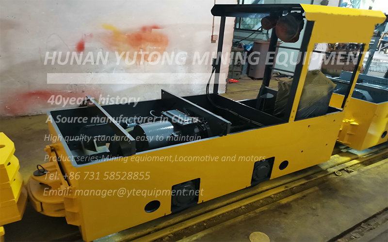 Locomotora eléctrica de batería de litio de 2,5 toneladas personalizada por clientes en el sudeste asiático(图2)