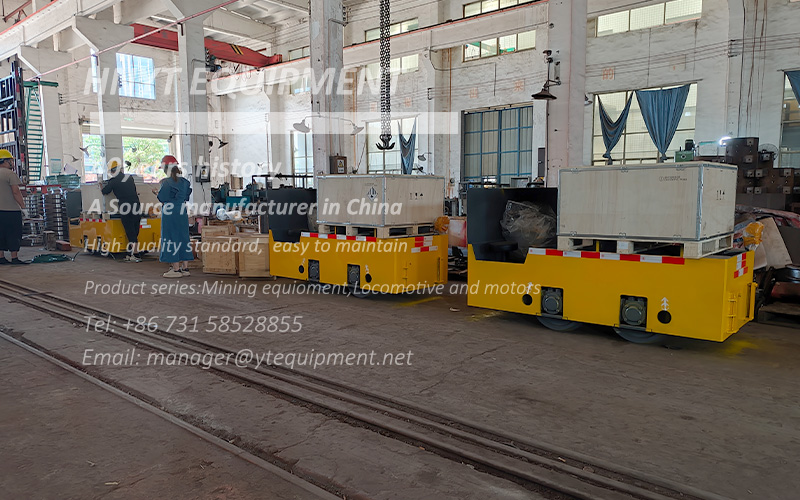Export of 2.5 ton battery locomotives and rock loader 2.jpg