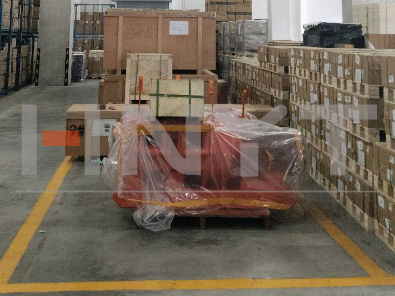 Envío del cabrestante rascador de rastrillo para minería 2JPB-22KW y del cabrestante eléctrico para minería 2JPB-30KW.(图5) Export of mining electric winches.jpg