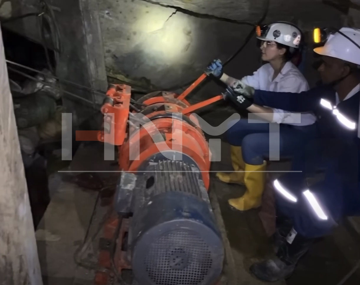 Envío del cabrestante rascador de rastrillo para minería 2JPB-22KW y del cabrestante eléctrico para minería 2JPB-30KW.(图3) mining electric winch in mining site.jpg