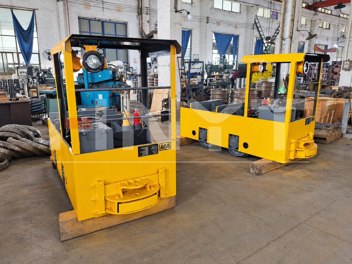 01-2-5-ton-battery-locomotives-workshop.jpg